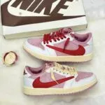 کفش نایک ایر جردن وان لو تراویس اسکات شای پینک صورتی Nike Air Jordan 1 Low Travis Scott Shy Pink