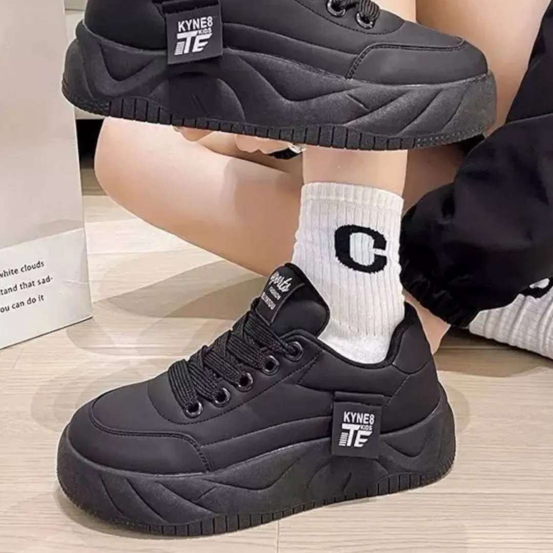کتونی لژدار فشن زنانه مدل لاو مشکی Women’s Love Platform Fashion Black Sneakers کتونی لژدار فشن زنانه مدل لاو مشکی Women’s Love Platform Fashion Black Sneakers - تصویر 4