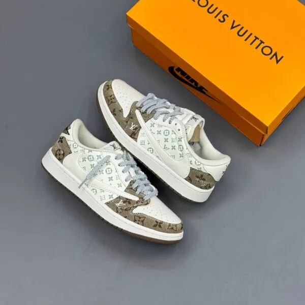کفش نایک ایر جردن وان لو تراویس اسکات لویی ویتون سفید قهوه ای Nike Air Jordan 1 Low Travis Scott Louis Vuitton White Brown کفش نایک ایر جردن وان لو تراویس اسکات لویی ویتون سفید قهوه ای Nike Air Jordan 1 Low Travis Scott Louis Vuitton White Brown