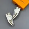 کفش نایک ایر جردن وان لو تراویس اسکات لویی ویتون سفید قهوه ای Nike Air Jordan 1 Low Travis Scott Louis Vuitton White Brown کفش نایک ایر جردن وان لو تراویس اسکات لویی ویتون سفید قهوه ای Nike Air Jordan 1 Low Travis Scott Louis Vuitton White Brown - تصویر 3