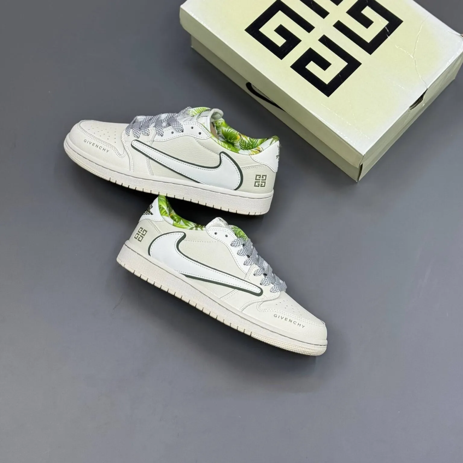 کفش نایک ایر جردن وان لو تراویس اسکات ژیوانشی Nike Air Jordan 1 Low Travis Scott Givenchy - تصویر 5