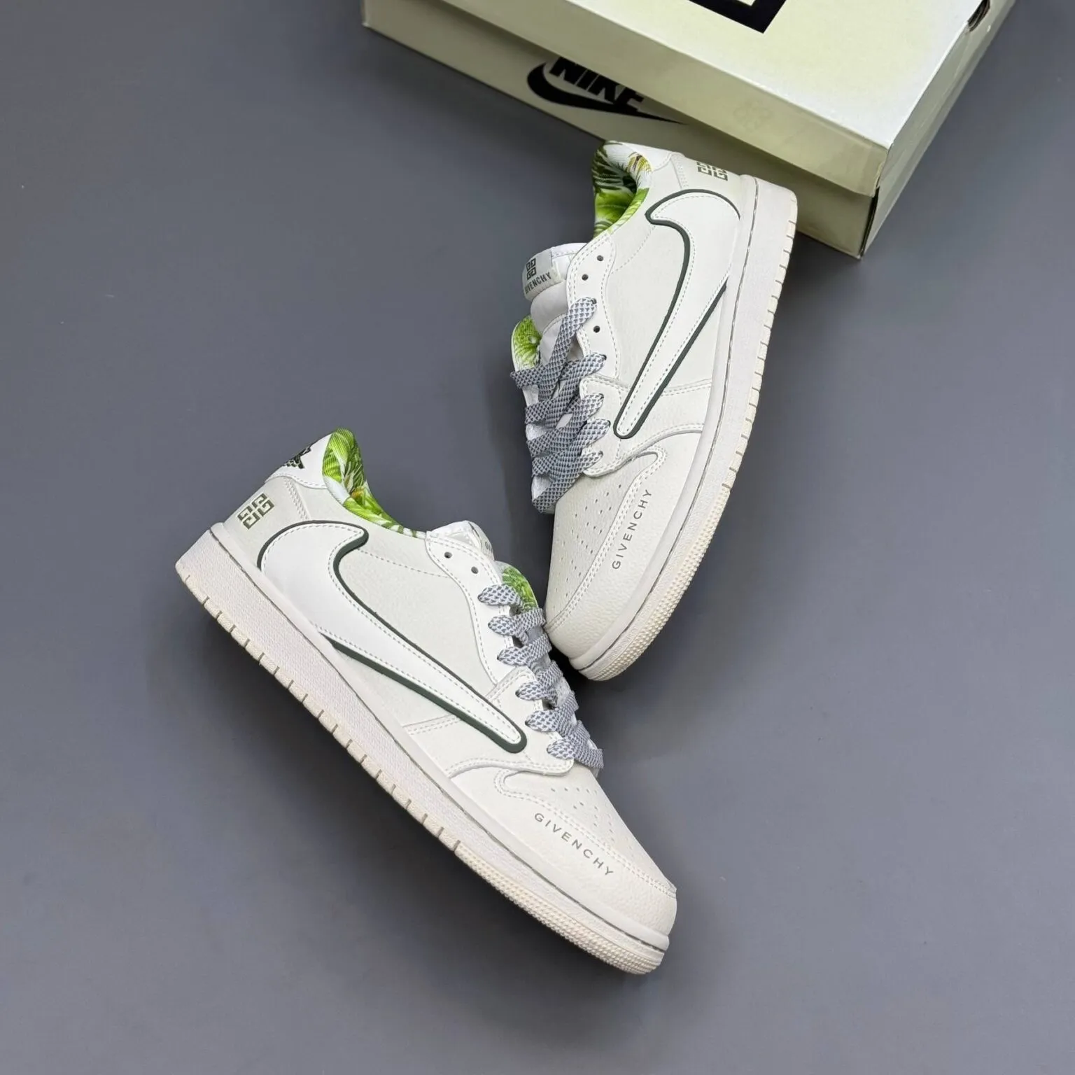 کفش نایک ایر جردن وان لو تراویس اسکات ژیوانشی Nike Air Jordan 1 Low Travis Scott Givenchy - تصویر 4