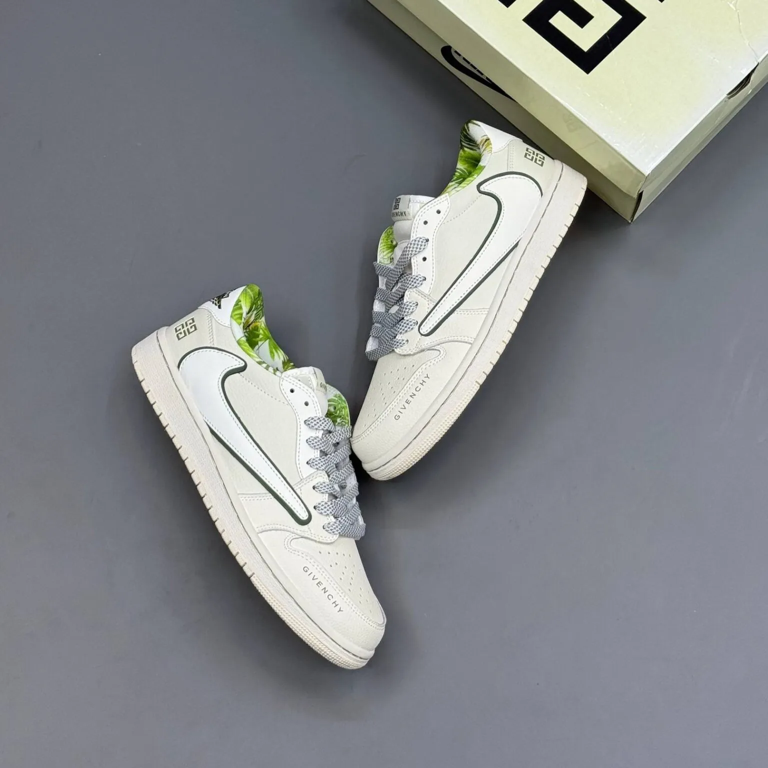 کفش نایک ایر جردن وان لو تراویس اسکات ژیوانشی Nike Air Jordan 1 Low Travis Scott Givenchy - تصویر 3