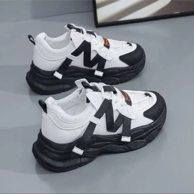 کتونی اسپرت لژدار طبی زنانه مافیایی مشکی سفید Women’s Mafia Style Black White - تصویر 3
