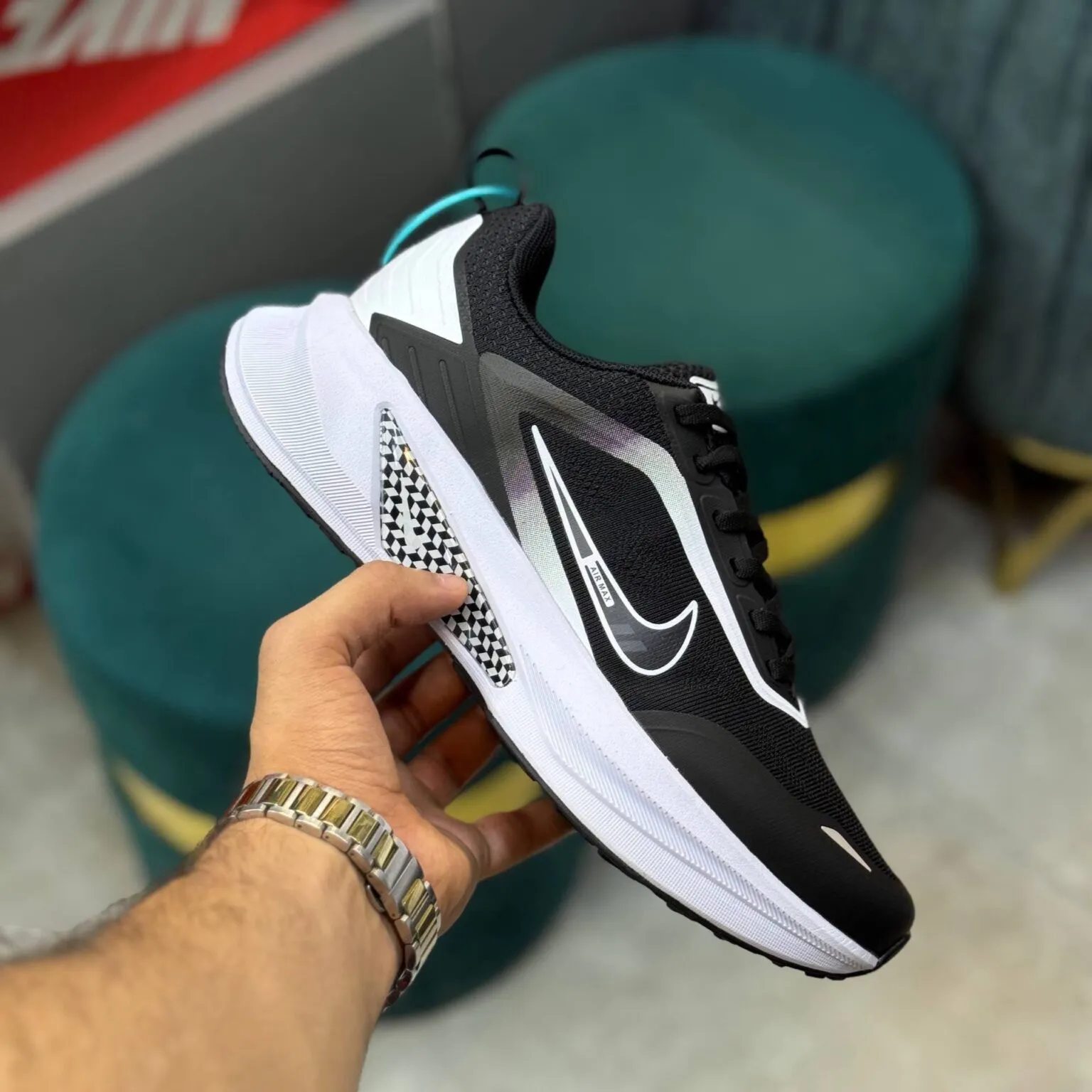 کفش نایک ایر زوم پگاسوس ۲ مشکی سفید Nike Air Zoom Pegasus 2 Black White کفش نایک ایر زوم پگاسوس ۲ مشکی سفید Nike Air Zoom Pegasus 2 Black White - تصویر 2