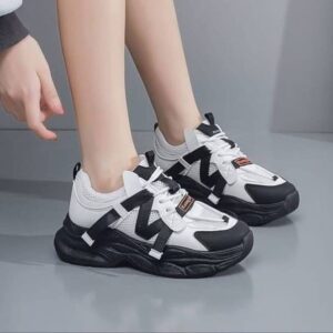 کتونی اسپرت لژدار طبی زنانه مافیایی مشکی سفید Women’s Mafia Style Black White