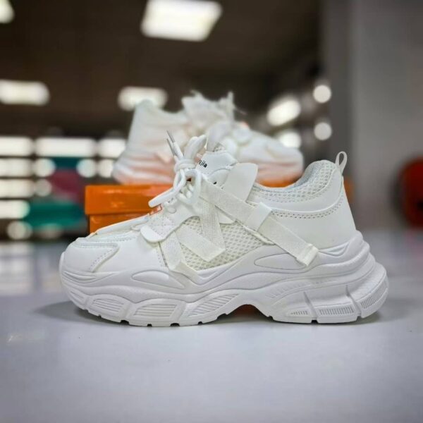 کتونی اسپرت لژدار طبی زنانه مافیایی تمام سفید Women’s Mafia Style White Sneakers