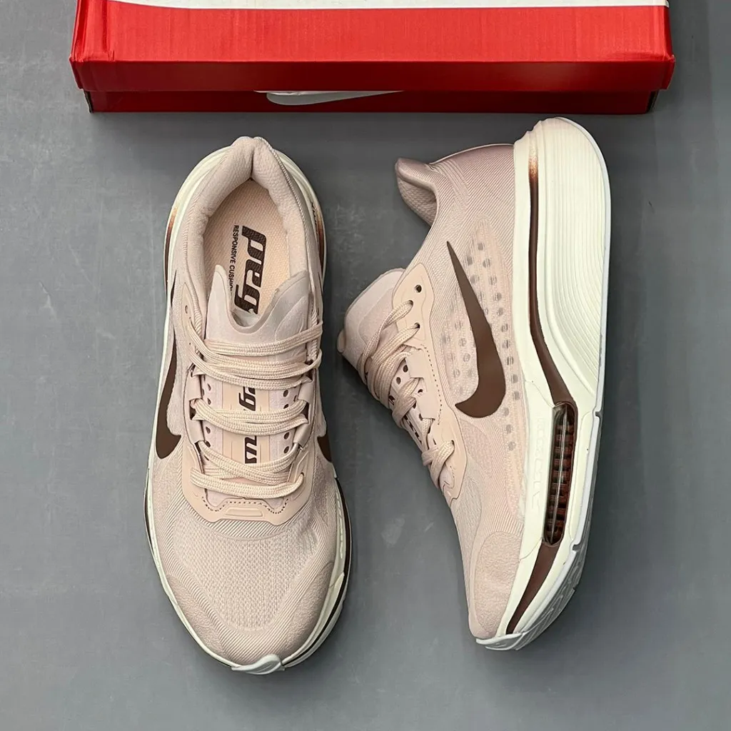 نایک پگاسوس پلاس صورتی کرم قهوه‌ای Nike Pegasus Plus 2
