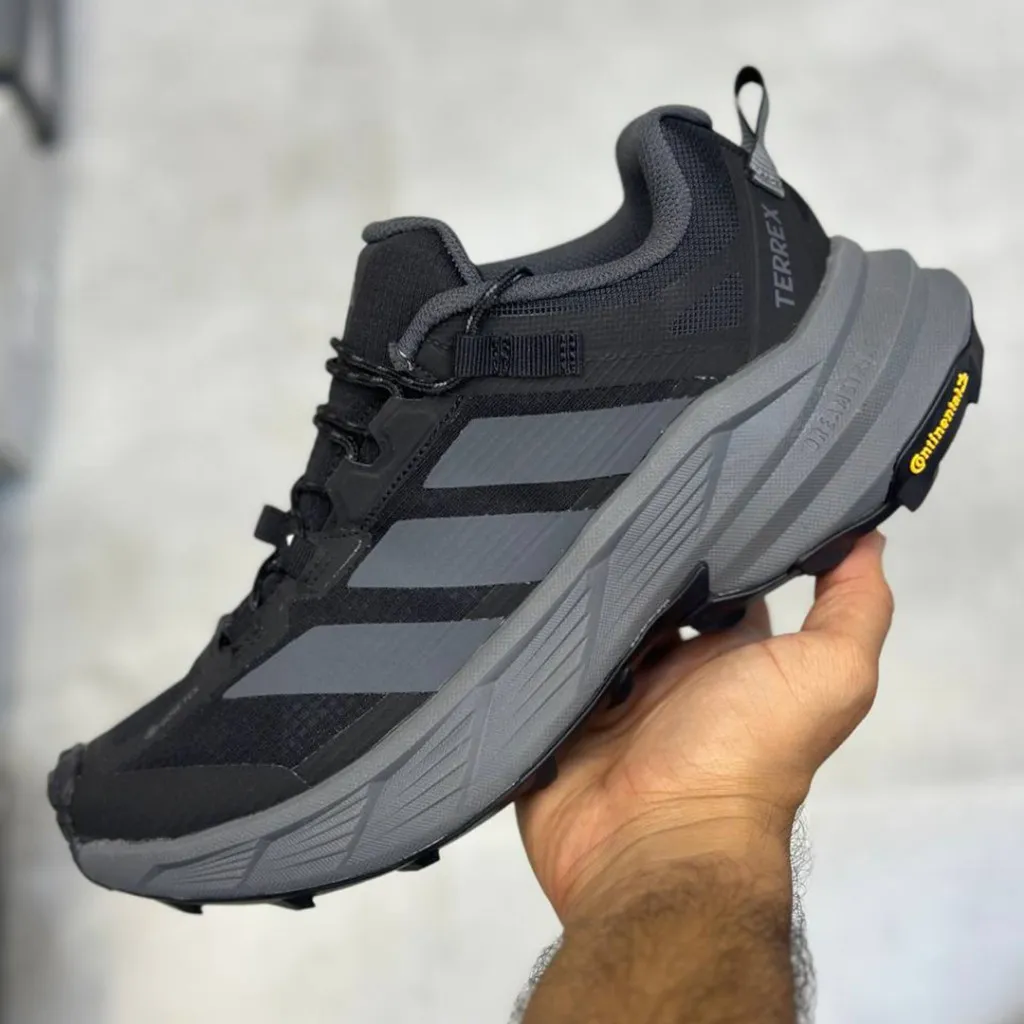 آدیداس ترکس فریهایکر اسال گورتکس مشکی خاکستری Terrex Freehiker SL GORE-TEX KJ4430 آدیداس ترکس فریهایکر اسال گورتکس مشکی خاکستری Terrex Freehiker SL GORE-TEX KJ4430