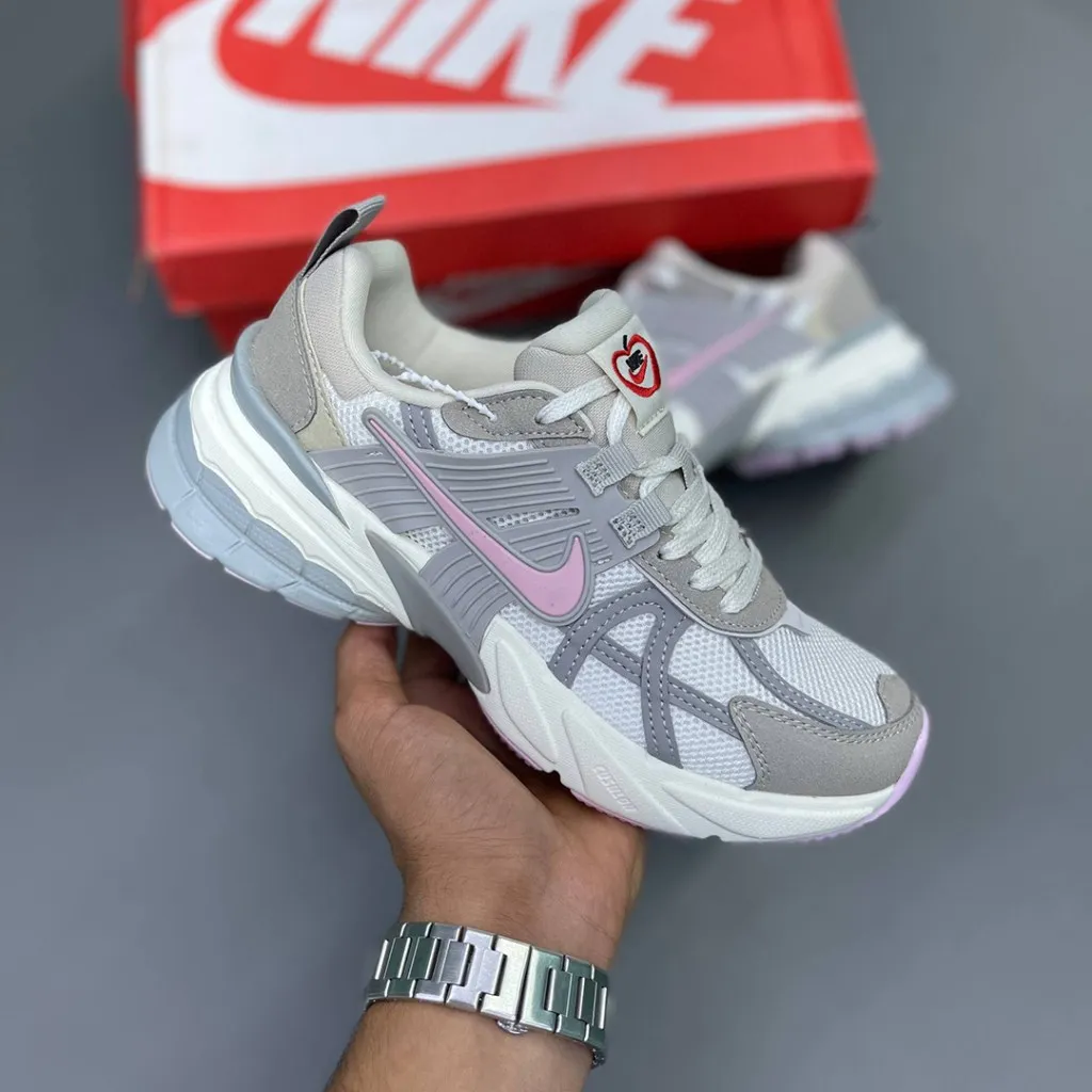 نایک وی تو کی ران طوسی سفید صورتی Nike V2K Run Sail Pink Foam Sail College Grey HV5997-161