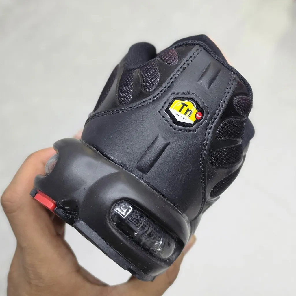 نایک تی ان ایرمکس پلاس مشکی قرمز آتشین Nike TN Air Max Plus نایک تی ان ایرمکس پلاس مشکی قرمز آتشین Nike TN Air Max Plus