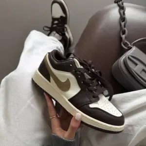 کتونی ایرجردن 1 مشکی قهوه ای -  Air Jordan 1 low brown