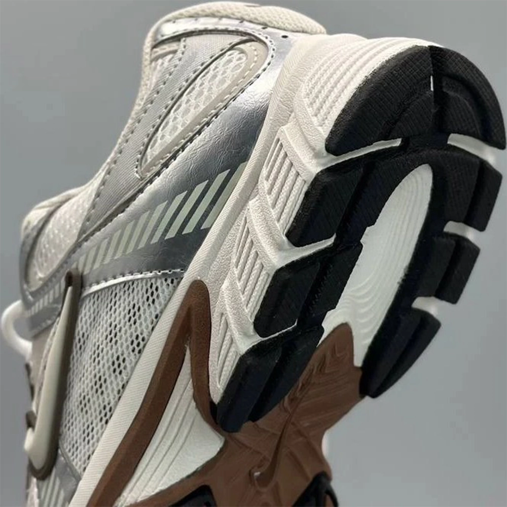 کتونی نایک v5k  موکا- Nike v5k RNR