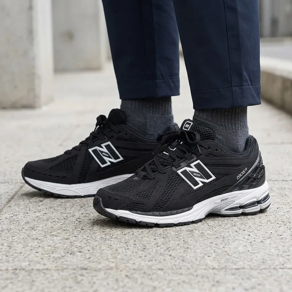 کتونی نیوبالانس ۱۹۰۶ مشکی New Balance 1906R