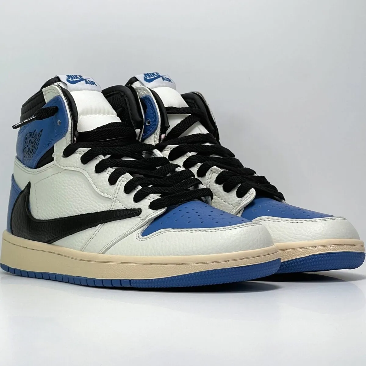 کتونی ایر جردن ۱ تراویس اسکات فراگمنت -Nike Air Jordan 1