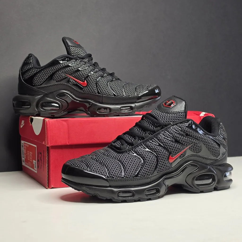 نایک تی ان ایرمکس مشکی لوگو قرمز Nike TN Air Max Plus نایک تی ان ایرمکس مشکی لوگو قرمز Nike TN Air Max Plus