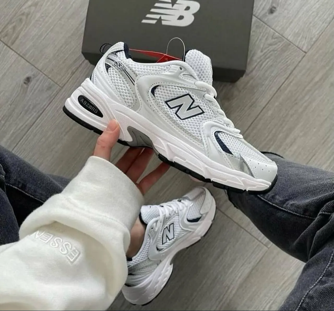 کتونی نیوبالانس 530 سفید سرمه ای -New Balance 530