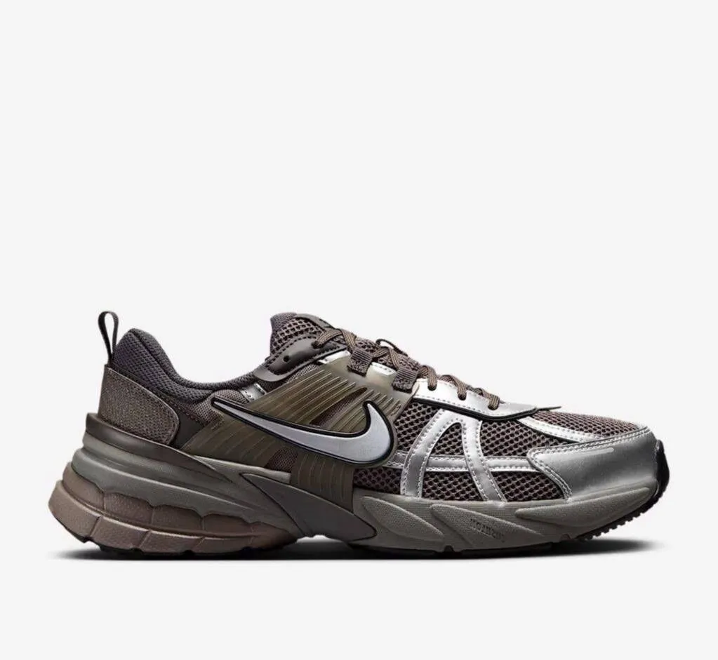 کتونی لایفاستایل نایکی Nike V2K Run – کد HQ1678-200 کتونی لایفاستایل نایکی Nike V2K Run – کد HQ1678-200