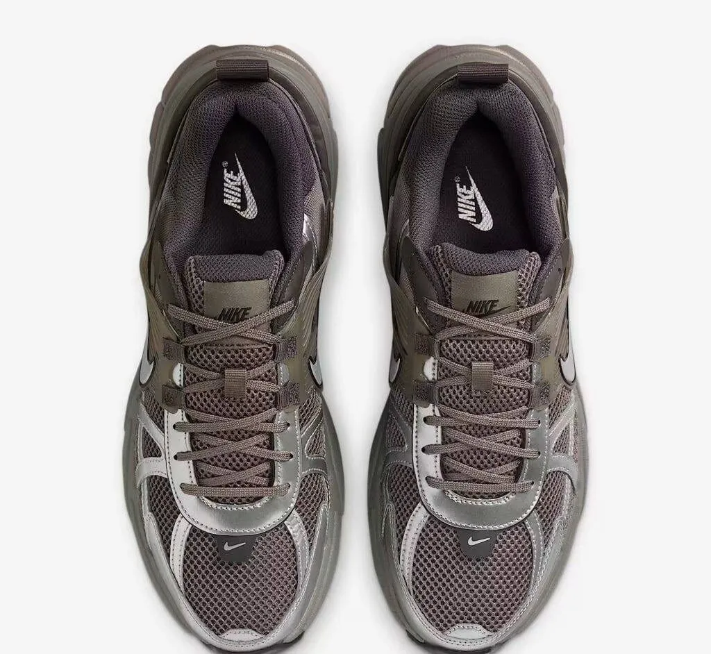 کتونی لایفاستایل نایکی Nike V2K Run – کد HQ1678-200 کتونی لایفاستایل نایکی Nike V2K Run – کد HQ1678-200
