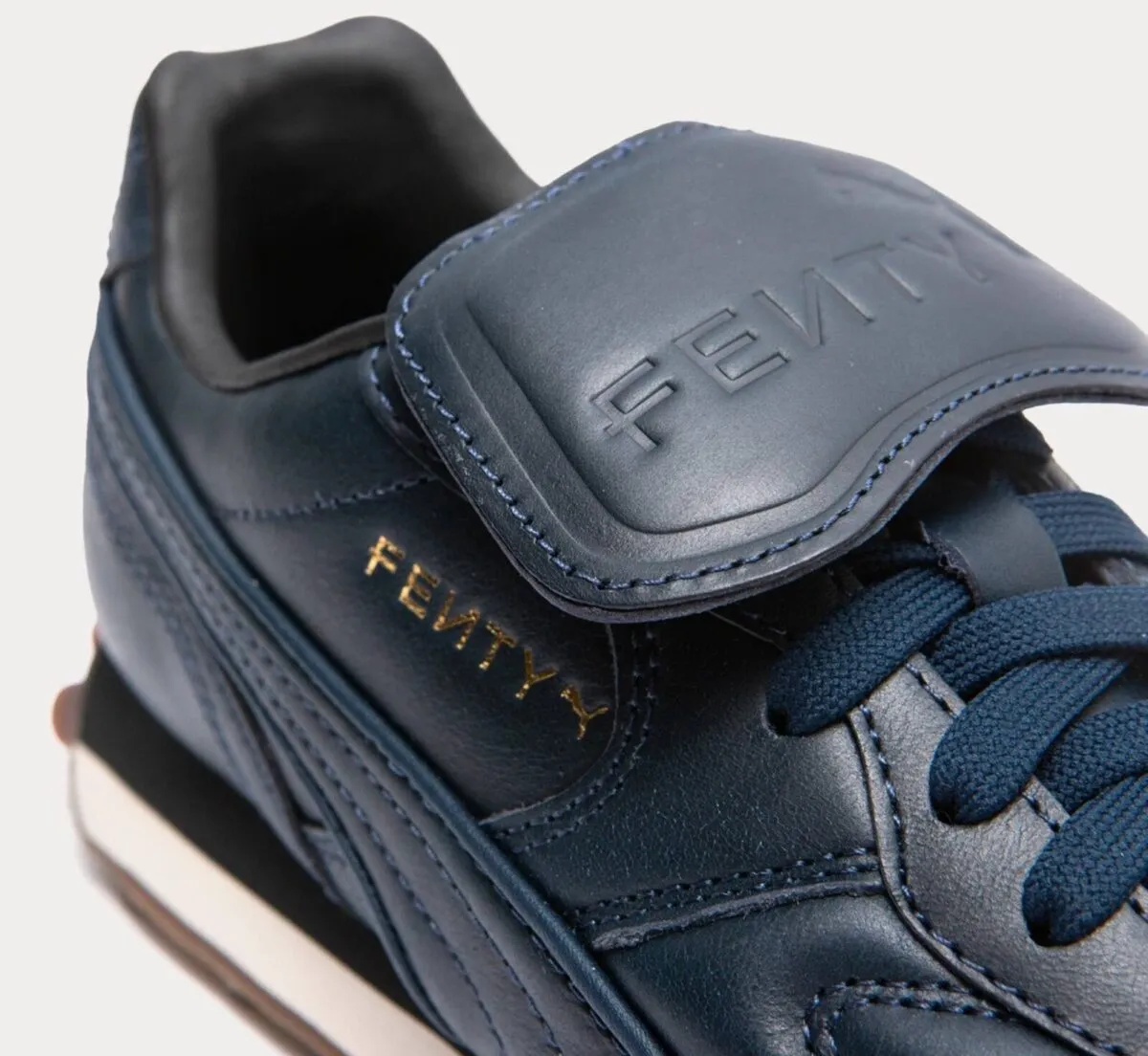 کتونی کلکسیونی پوما Puma Avanti Leather x FENTY – کد 01-398352 کتونی کلکسیونی پوما Puma Avanti Leather x FENTY – کد 01-398352