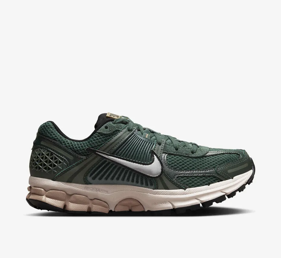 کتونی لایف استایل نایکی Nike Zoom Vomero 5 – کد FN6742-300 کتونی لایف استایل نایکی Nike Zoom Vomero 5 – کد FN6742-300