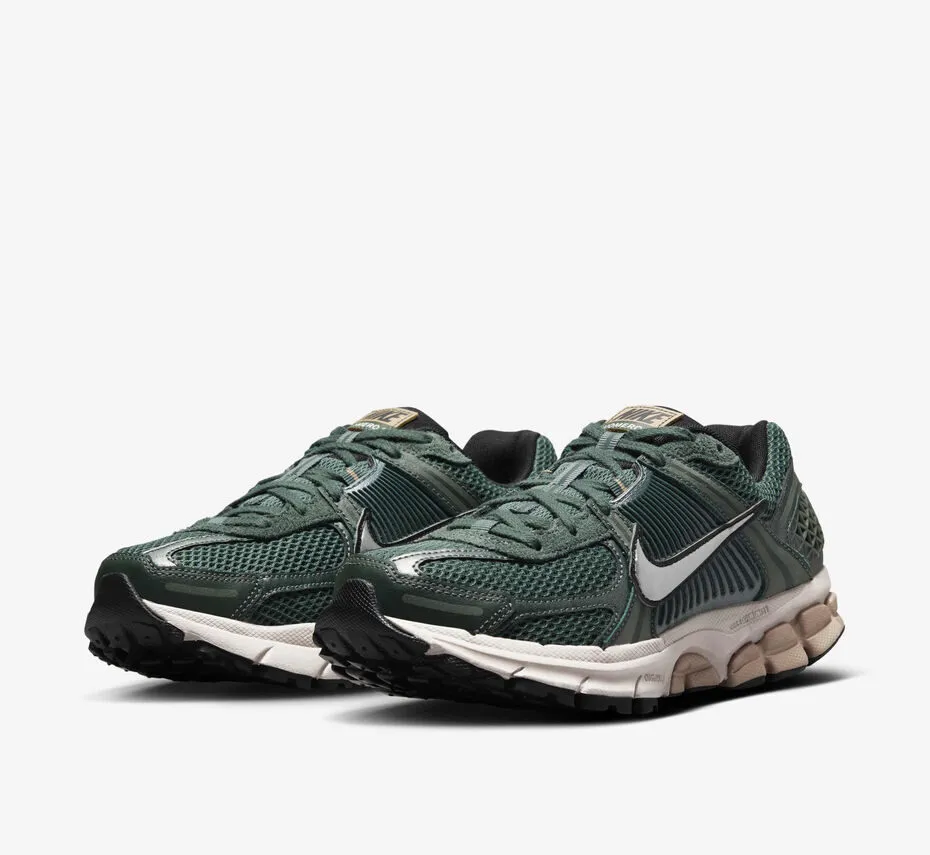 کتونی لایف استایل نایکی Nike Zoom Vomero 5 – کد FN6742-300 کتونی لایف استایل نایکی Nike Zoom Vomero 5 – کد FN6742-300