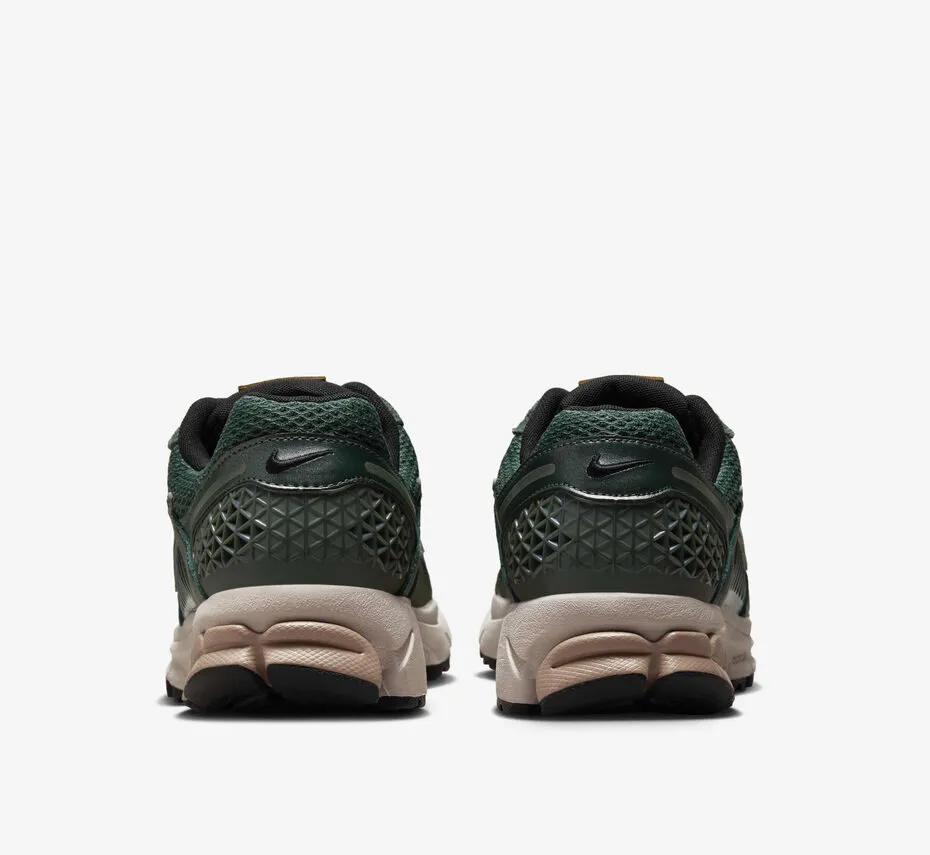 کتونی لایف استایل نایکی Nike Zoom Vomero 5 – کد FN6742-300 کتونی لایف استایل نایکی Nike Zoom Vomero 5 – کد FN6742-300