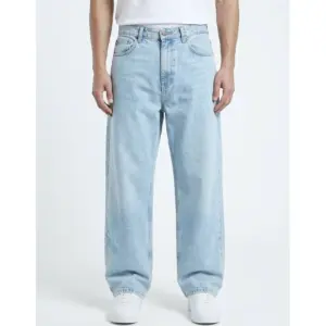 شلوار جین بگ مردانه اورجینال رنگ یخی روشن برند pull&bear سفارش اسپانیایی مدل بگ و آزاد کد 2011