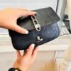 کیف دوشی زنانه ونوش