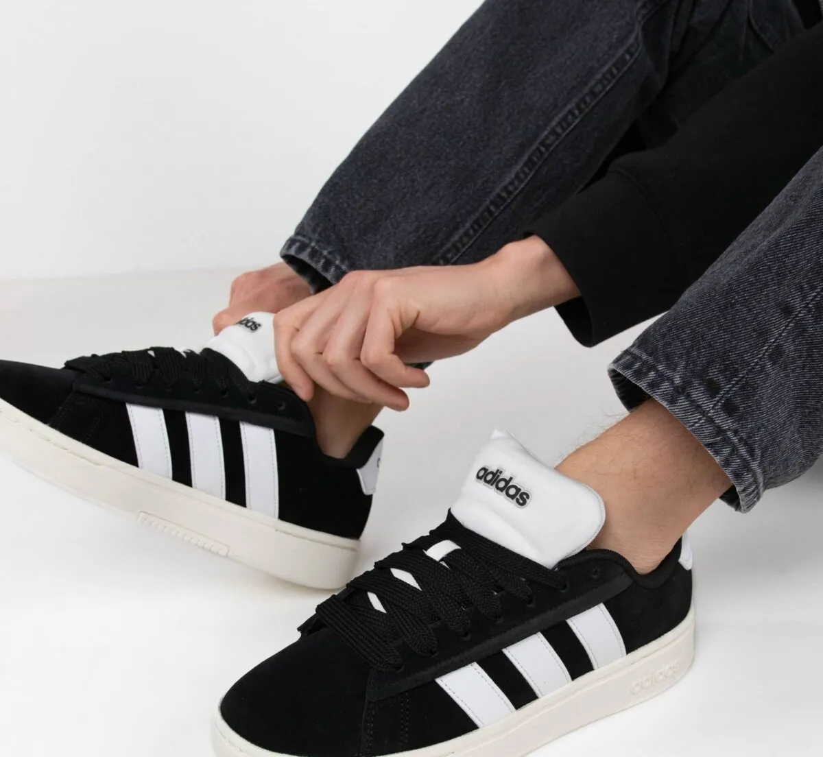 کتونی کژوال آدیداس Adidas Grand Court Alpha 00s – کد JH7235 کتونی کژوال آدیداس Adidas Grand Court Alpha 00s – کد JH7235