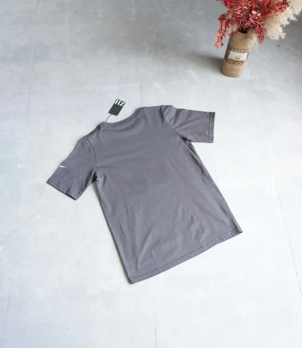تیشرت طوسی سربی بچه گانه Nike تیشرت طوسی سربی بچه گانه Nike