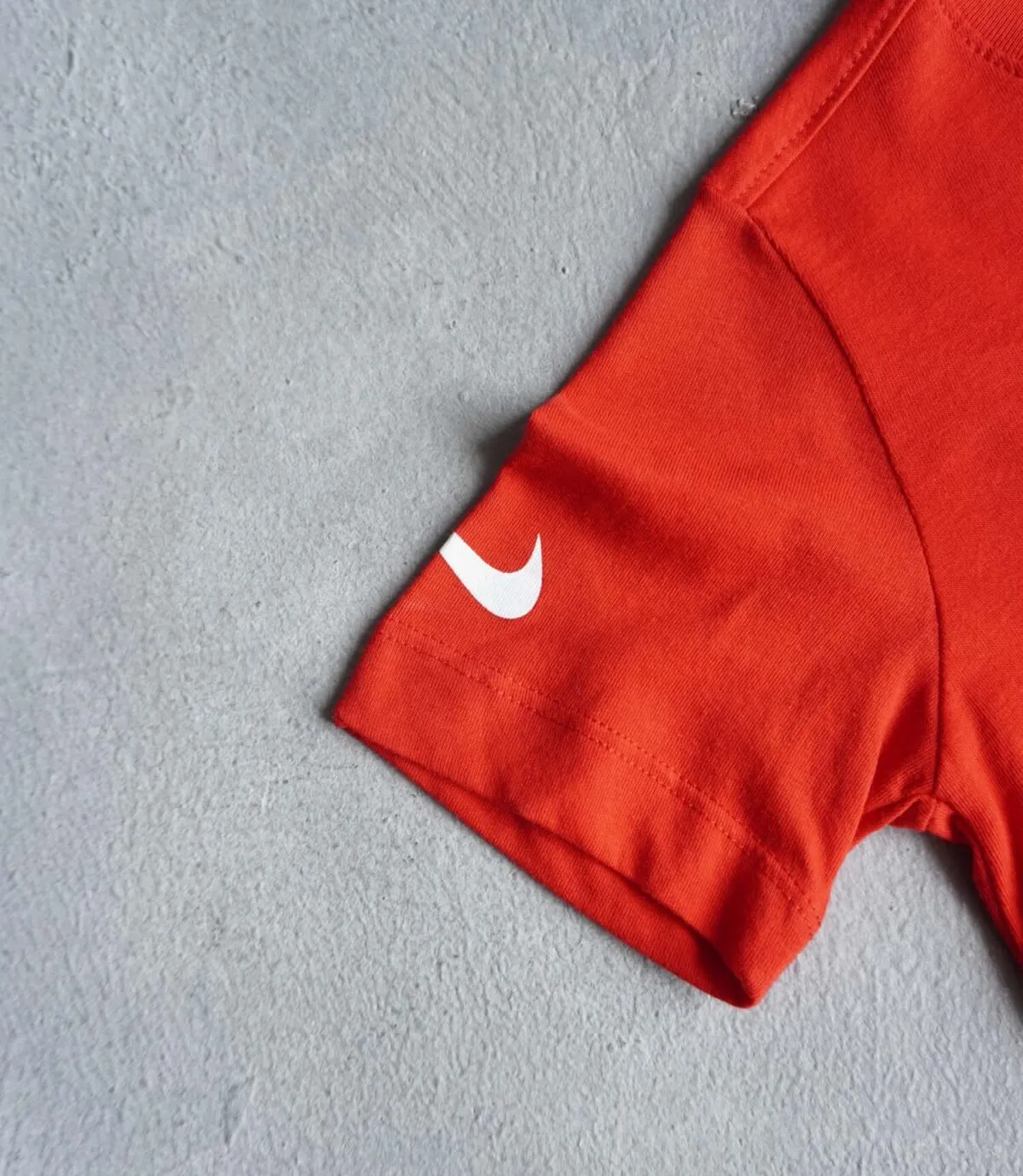 تیشرت قرمز بچه گانه Nike تیشرت قرمز بچه گانه Nike