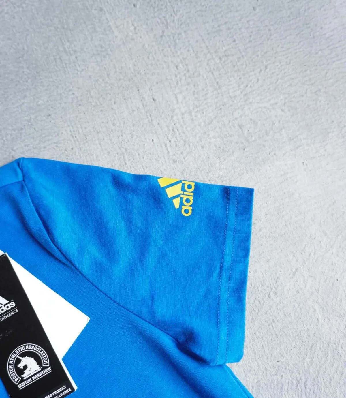 تیشرت کاربنی زنانه Adidas تیشرت کاربنی زنانه Adidas