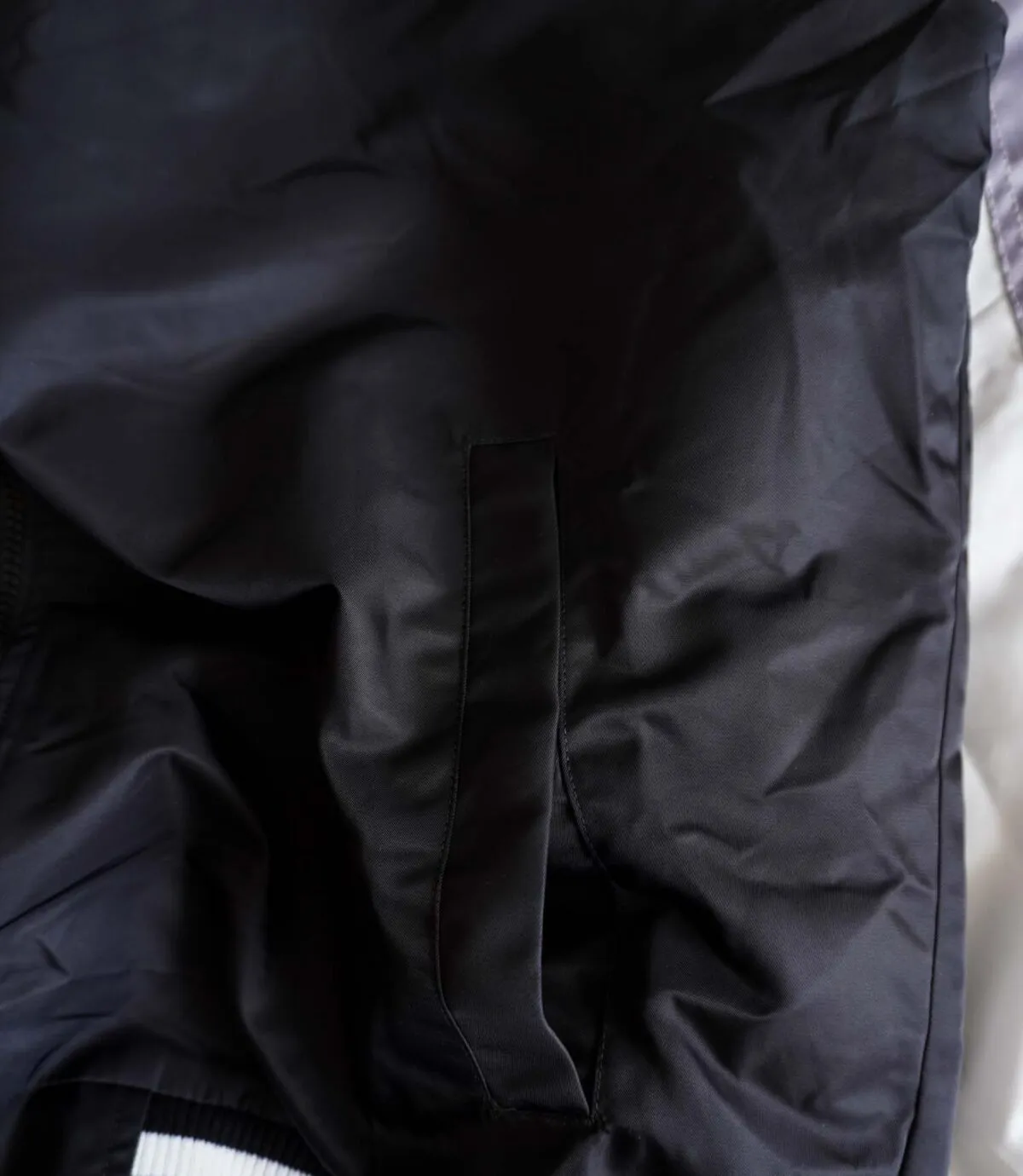 بامبر جکت مشکی آستین سفید Jack&Jones بامبر جکت مشکی آستین سفید Jack&Jones