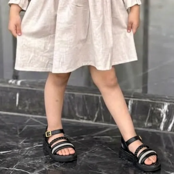 صندل دخترانه نگیندار صندل دخترانه نگیندار